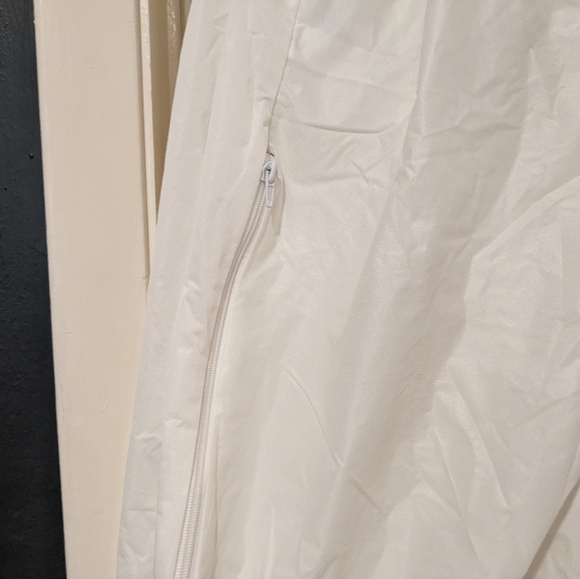 Allerease Zipped Mattress Protector Queen-Size - Picture 9 of 11